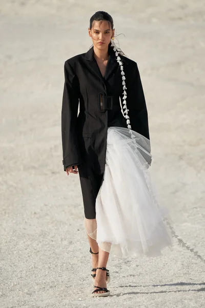Look 9